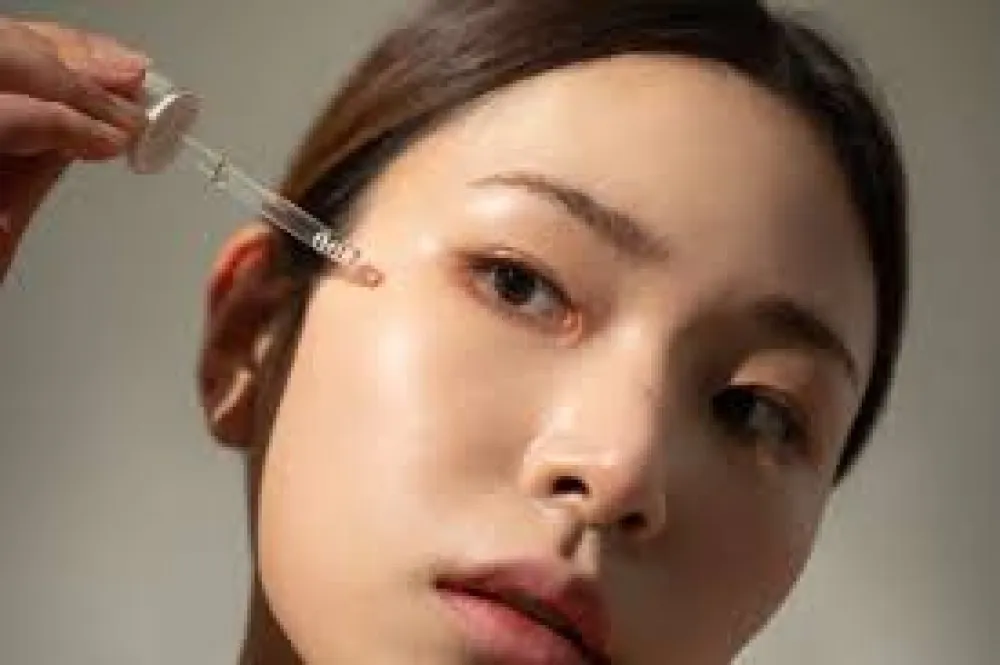 Fortified With 20% Vitamin C, Ferulic Acid, Hyaluronic Acid & Vitamin E Face Serum Pharma Suppliers